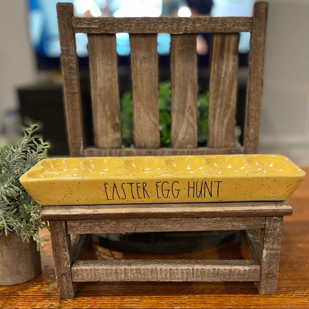 NWT – RAE DUNN “EASTER EGG HUNT” Egg Holder